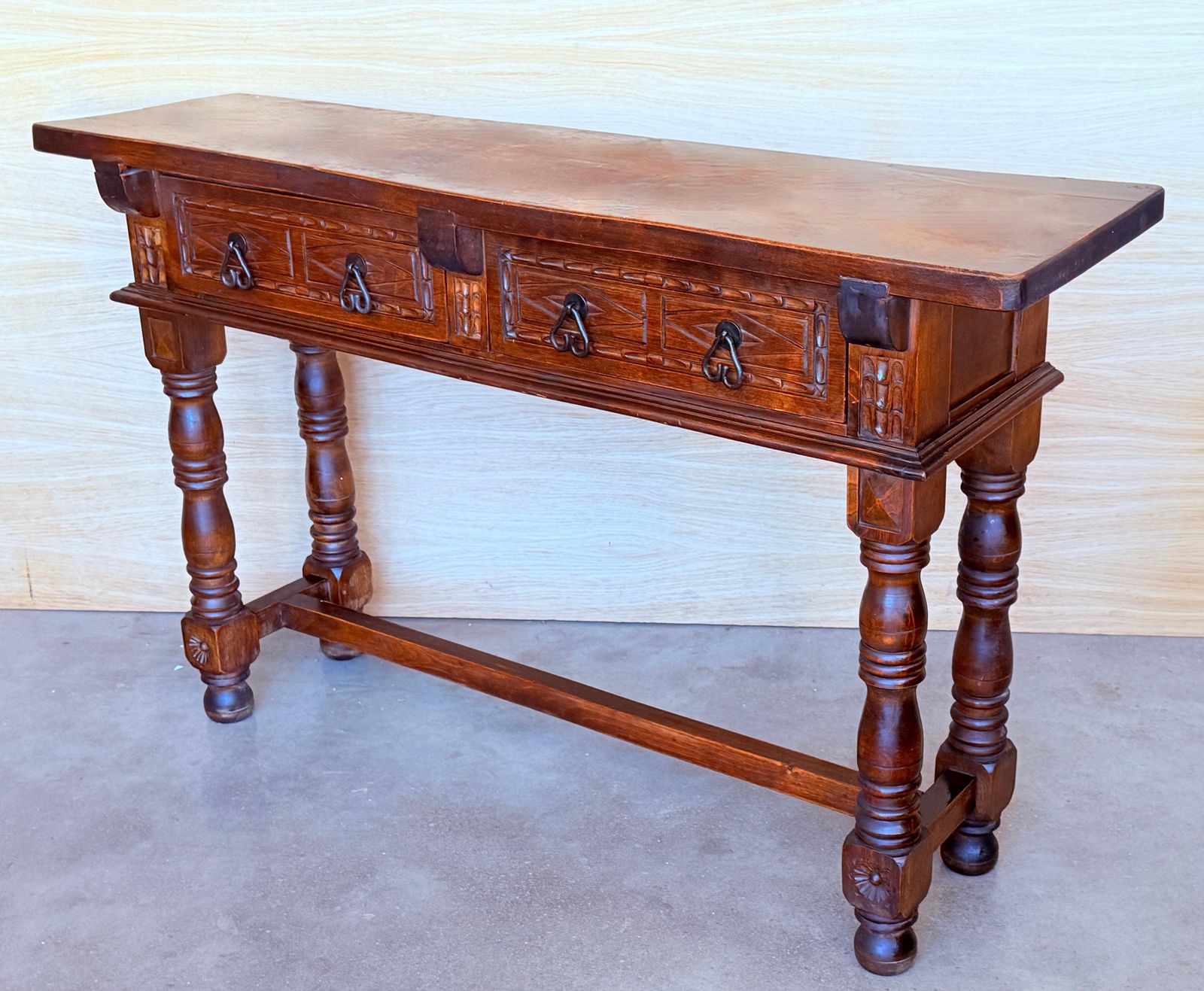 photo furniture Console espagnole du début du XXe siècle, 2 tiroirs, pieds tournés