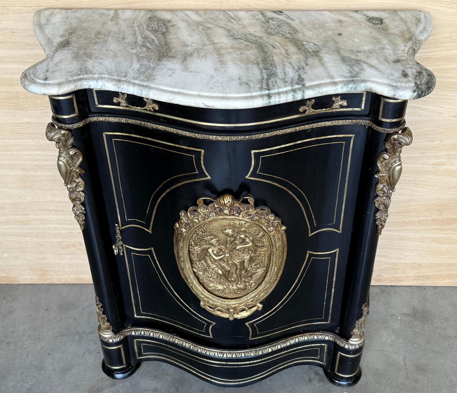 Cabinet français de style Napoléon III, XIXe siècle, avec incrustations métalliques photo 4864.0