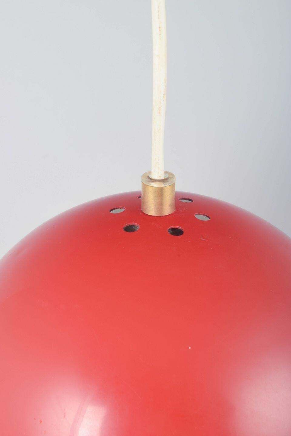 Verner Panton For Louis Poulsen. Topan Pendant Lamp In Red Lacquered Metal. photo Lighting