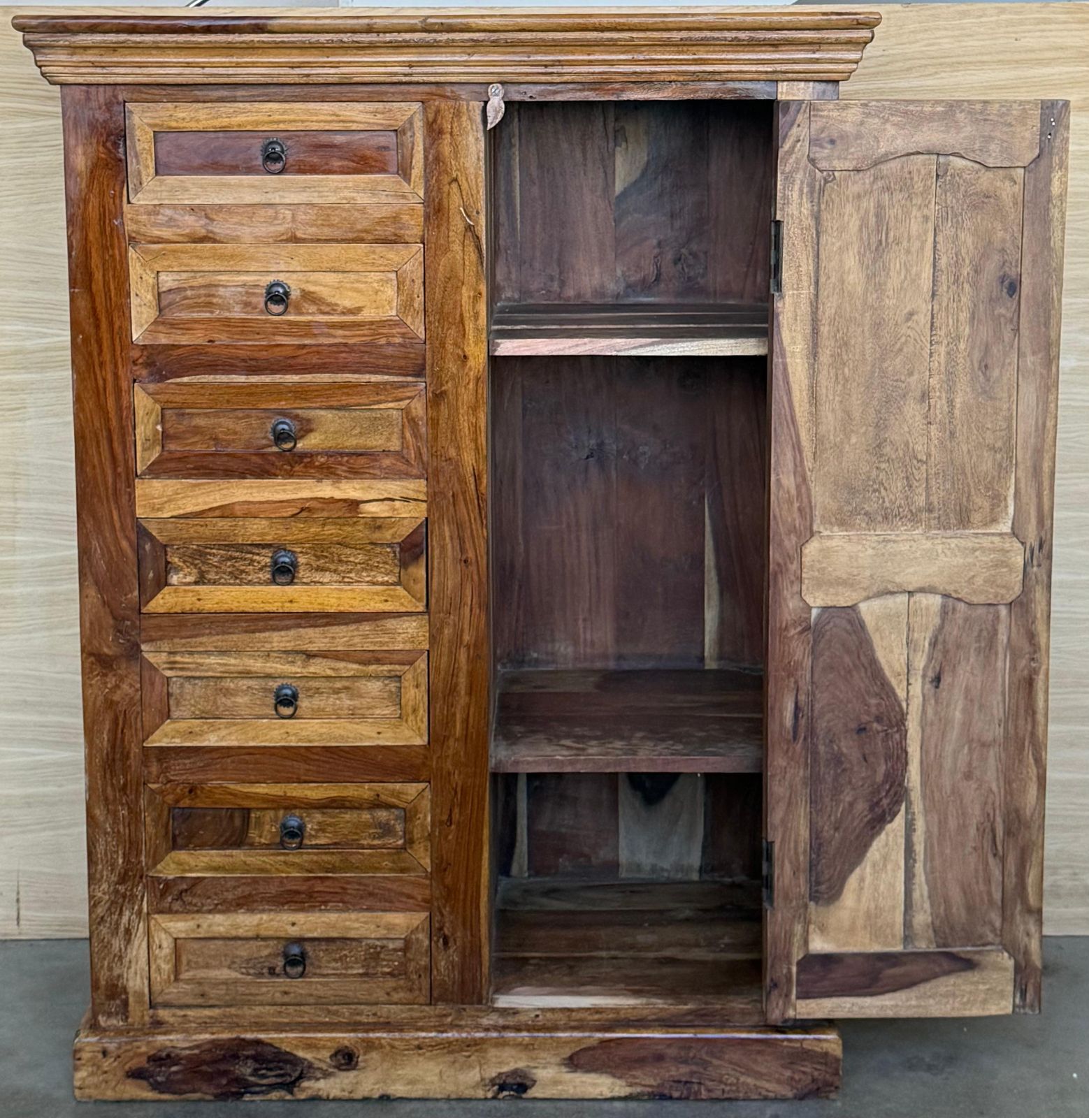 Armoire-garde-manger d'époque espagnole en olivier massif, avec serrure photo vinterior