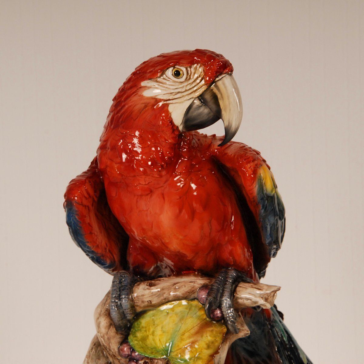 Italian Art Deco Porcelain Macaw Or Parrot In The Style Of Cacciapuoti For Capodimonte, Early 20th Century photo vinterior