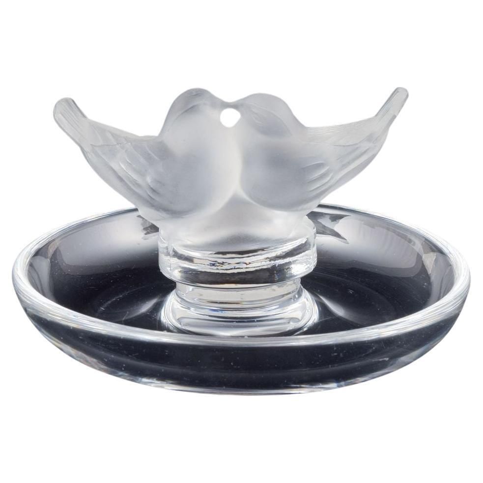 Lalique, Bowl With Birds In Clear And Frosted Crystal Glass. Ca 1960s 1970s
