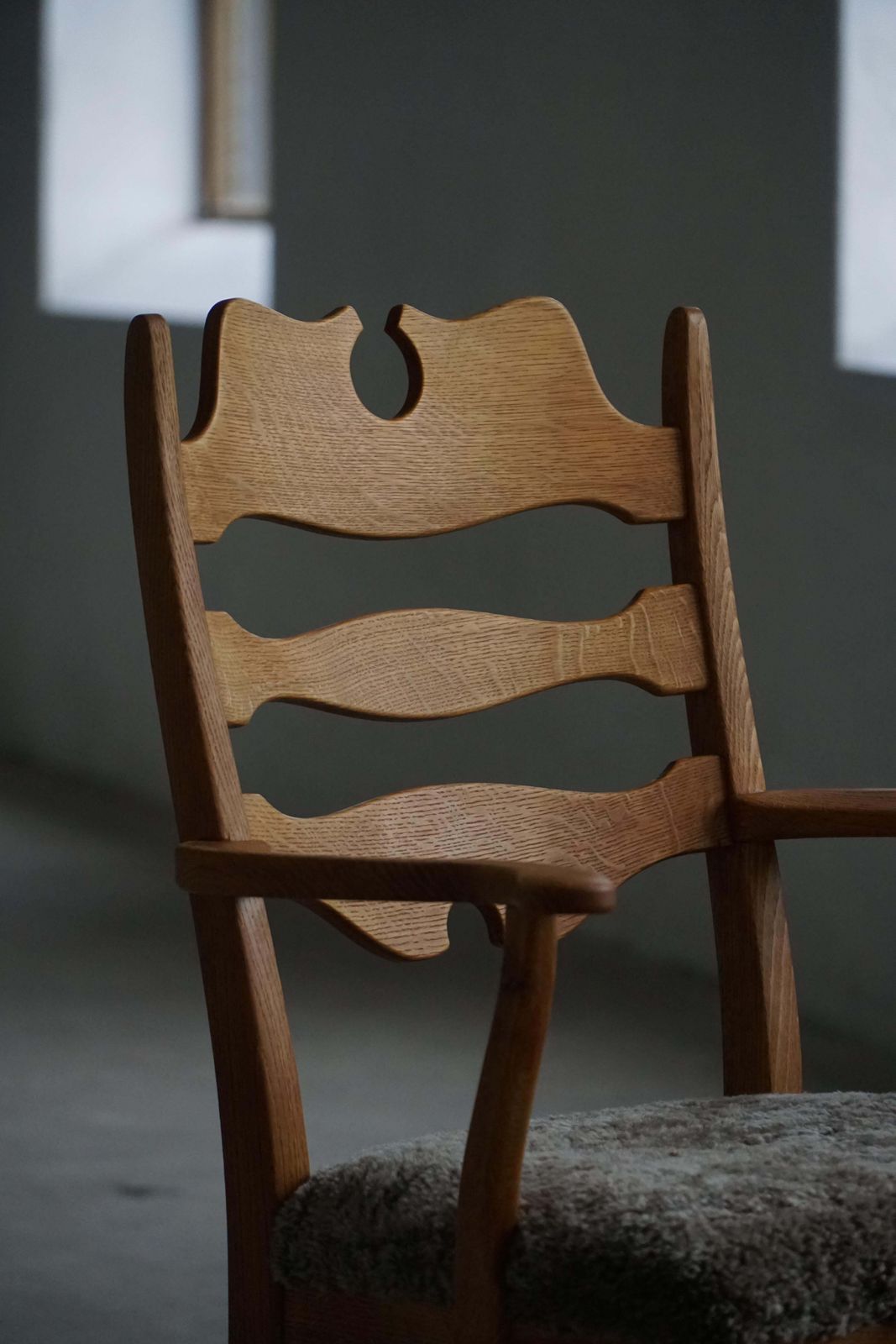Furniture Mid 20th Century, Razorblade Armchair By Henning Kjærnulf, Oak & Lambswool, 1960 photo