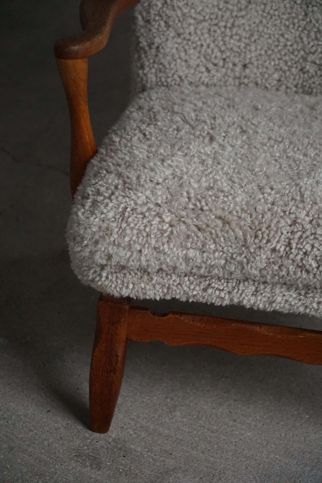 photo vintage Viggo Boesen, Lounge Chair In Oak & Shearling Lambswool, Danish Modern, 1950s