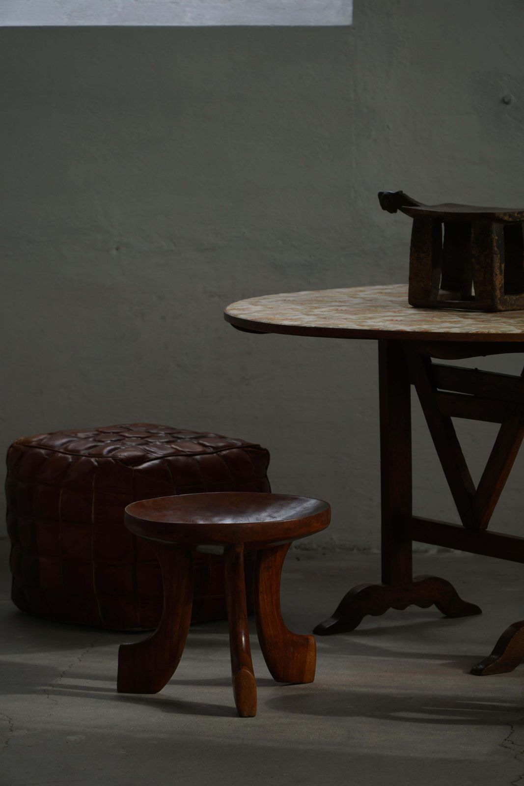 Mid 20th Century Oromo African Stool, Hand Carved Wood, Tribal Style photo vinterior