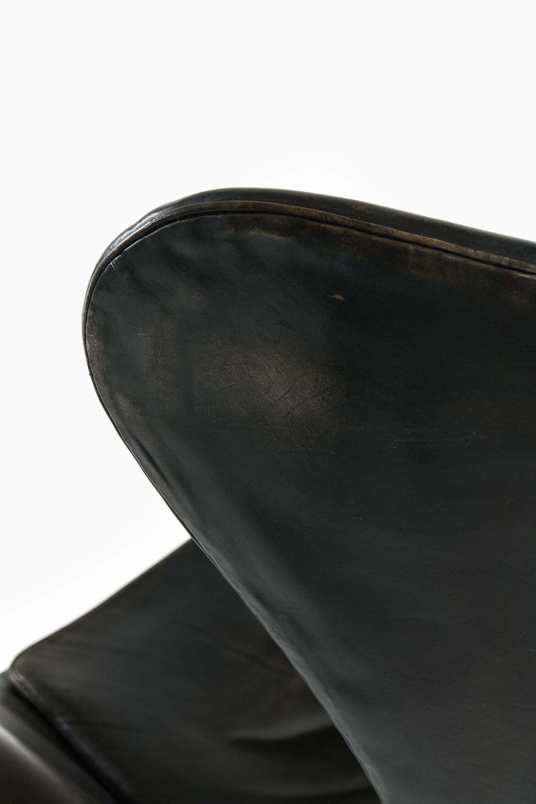 'Egg Chair', Model 3316, In Original Leather Upholstery By Arne Jacobsen, 1960s photo for sale