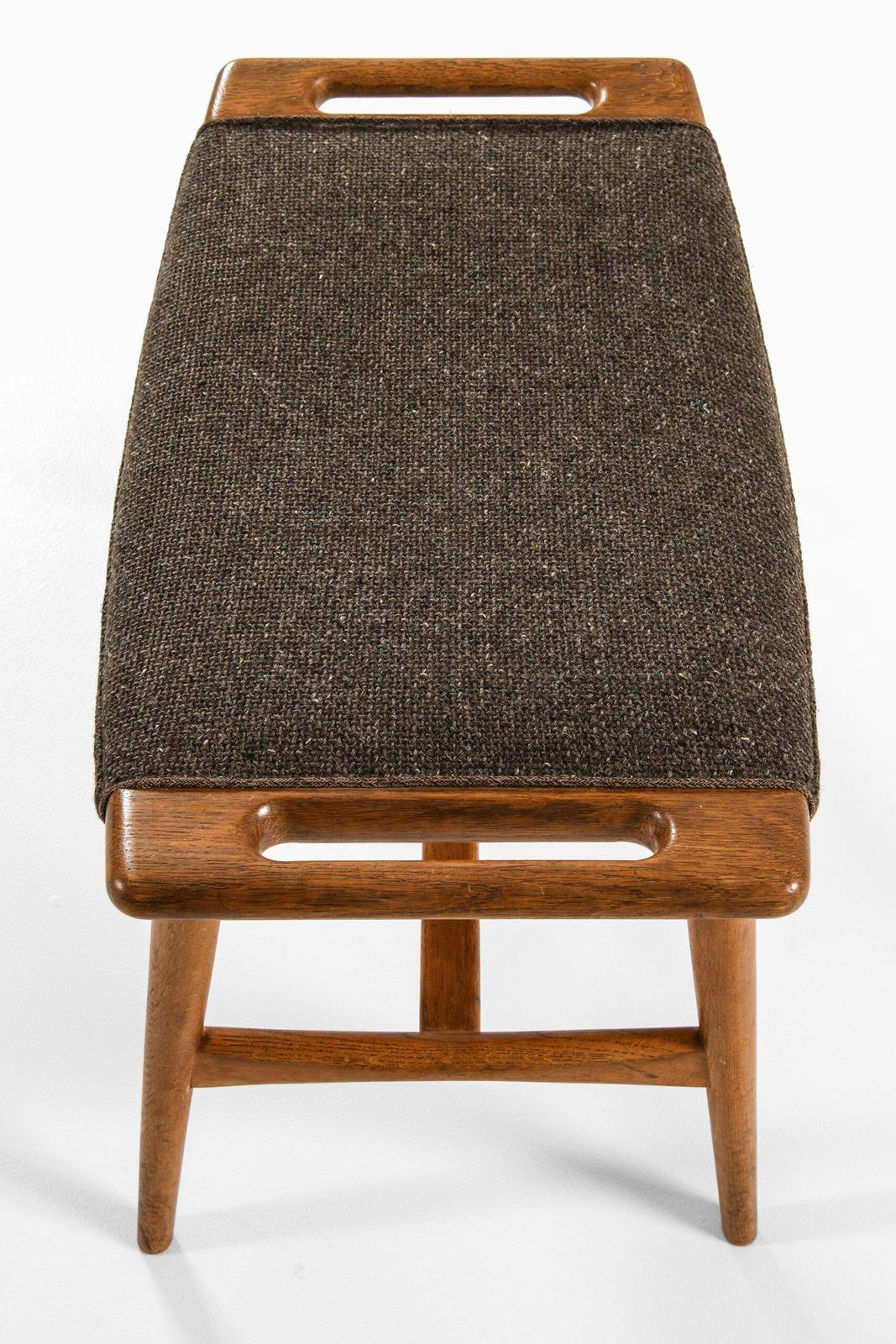 Ap 30 Piano Stool In Oak And Original Fabric By Hans J. Wegner, 1957 photo vinterior