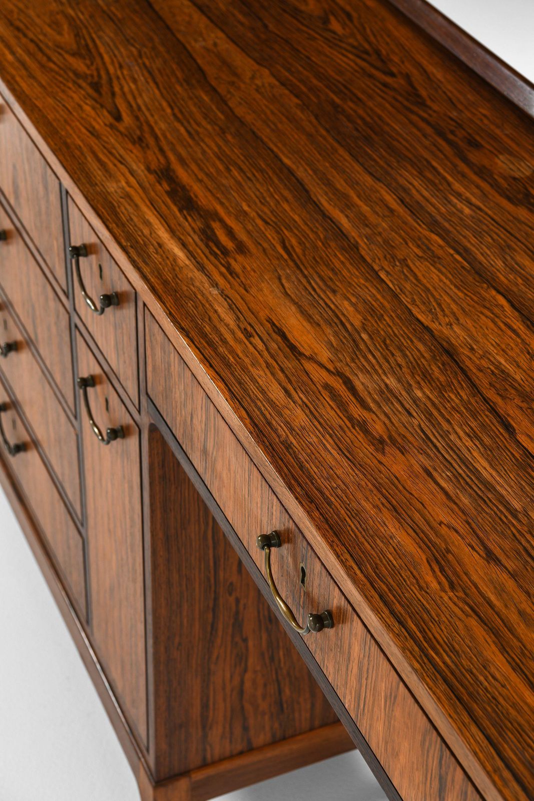 photo furniture Dressing Table / Vanity / Bureau In Rosewood And Brass By Frode Holm, 1950's