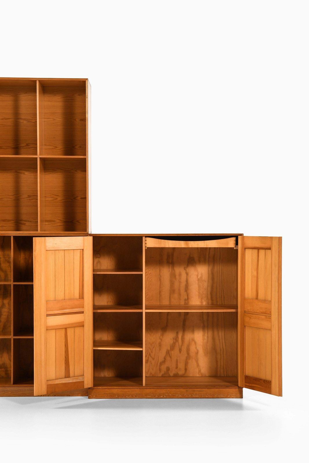 Bookcases In Oregon Pine By Mogens Koch, 1933 photo Furniture