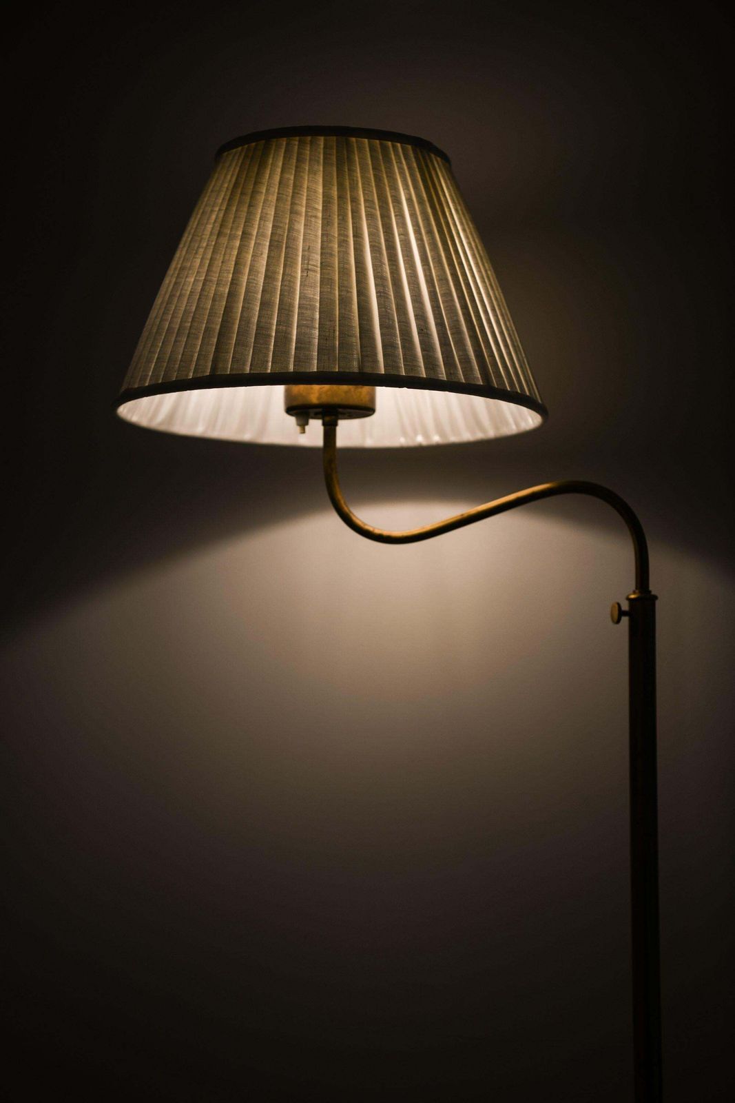 Height Adjustable Floor Lamp In Brass, Mahogany And New Lamp Shade, 1940's photo buy