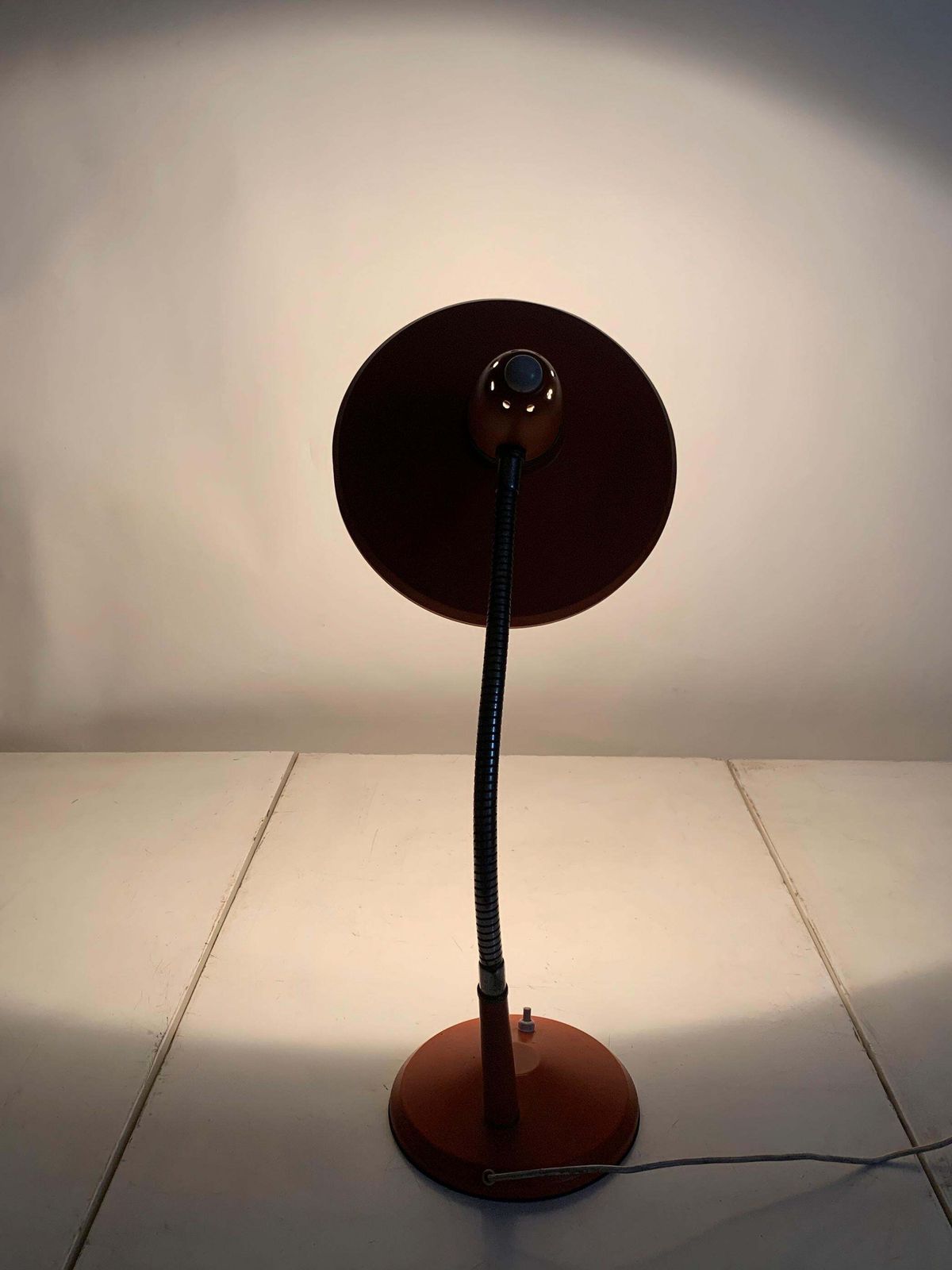 photo vinterior Vintage Space Age Orange Desk Lamp With Adjustable Gooseneck Arm, Circa 1960's