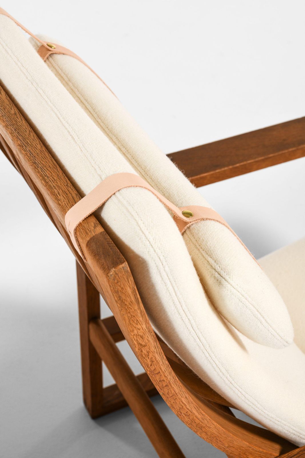 Pair Of Easy Chairs With Stools In Oak And Brass By Børge Mogensen, 1950's photo vinterior