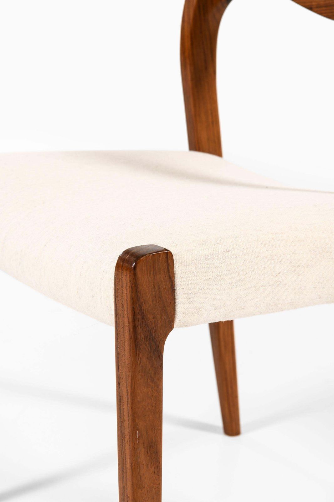 Set Of 8 Dining Chairs In Rosewood And Reupholstered  By Niels O. Møller, 1951 photo vinterior