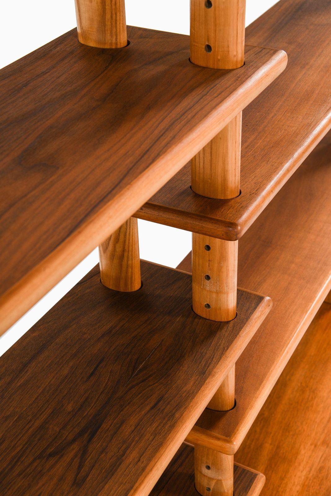 photo furniture Bookcase In Walnut, Elm, Beech And Brass In The Style Of William Watting, 1950's