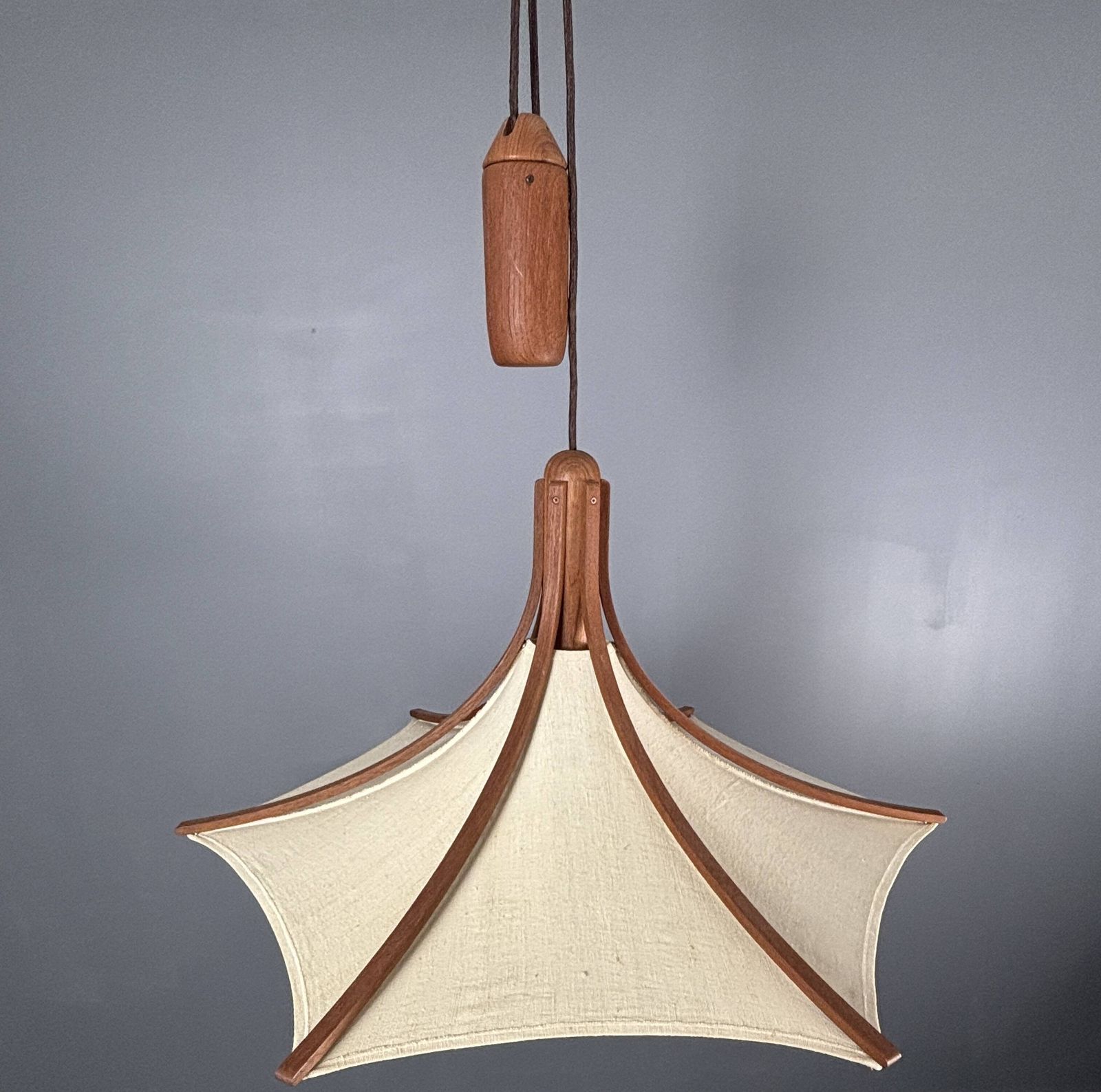 856.0 Teak And Linen Umbrella Counter Balance Pendant By Domus, 1970s photo