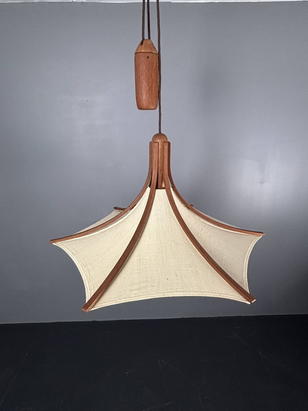 photo vinterior Teak And Linen Umbrella Counter Balance Pendant By Domus, 1970s