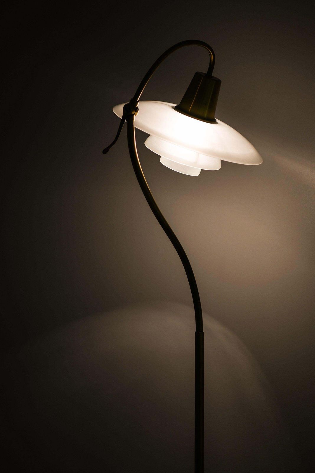 Floor Lamp In Bronze Patinated Brass And Glass Shades By Poul Henningsen, 1940's photo Lighting
