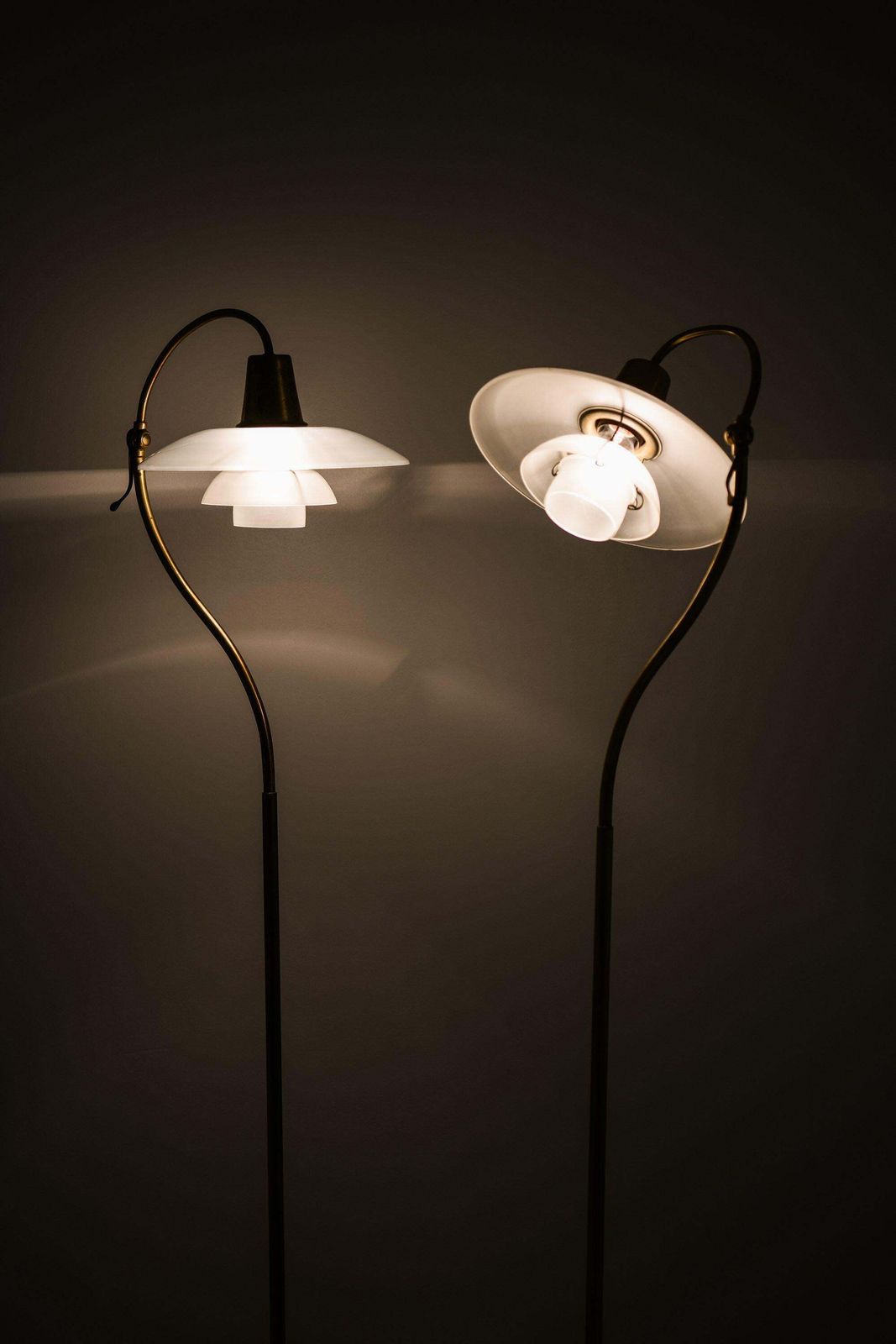 Floor Lamp In Bronze Patinated Brass And Glass Shades By Poul Henningsen, 1940's photo vinterior