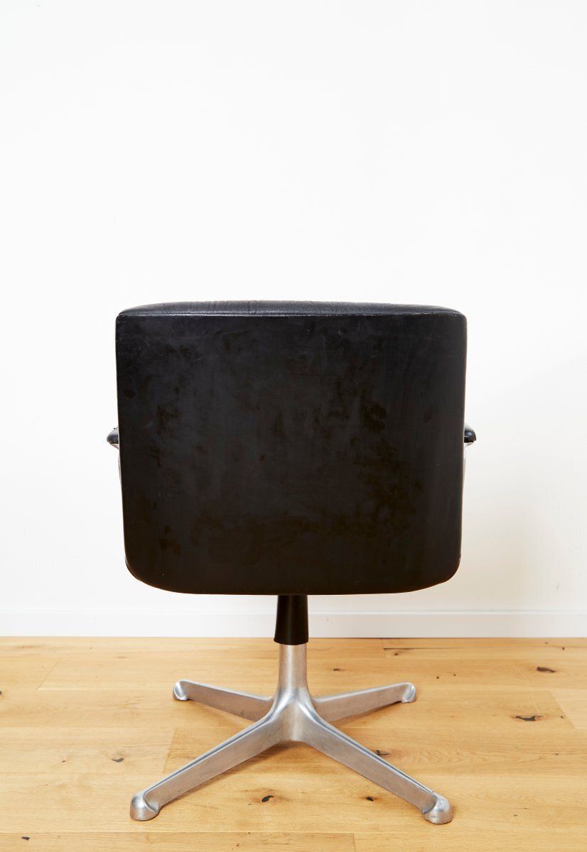 P125 Swivel Chair By Oswaldo Borsani For Tecno, 1960s photo vinterior