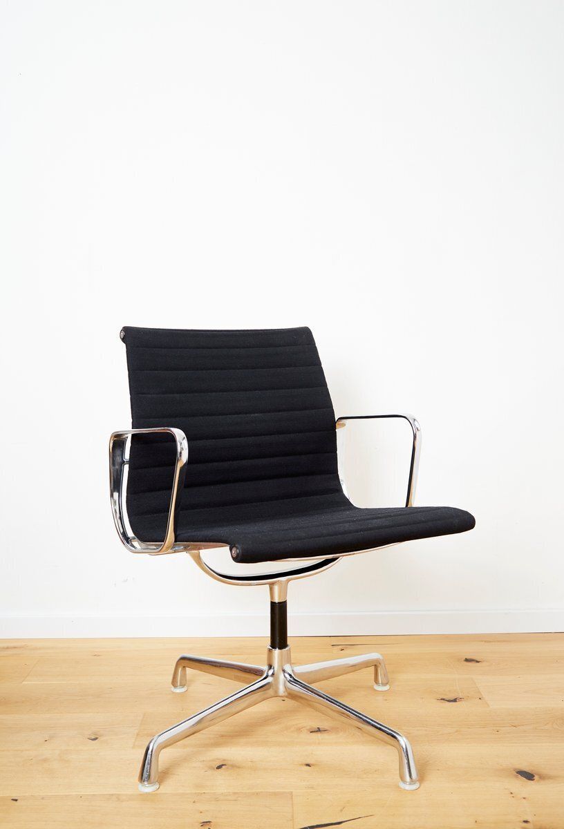 859.0 Ea 108 Swivel Chair By Charles & Ray Eames For Herman Miller photo