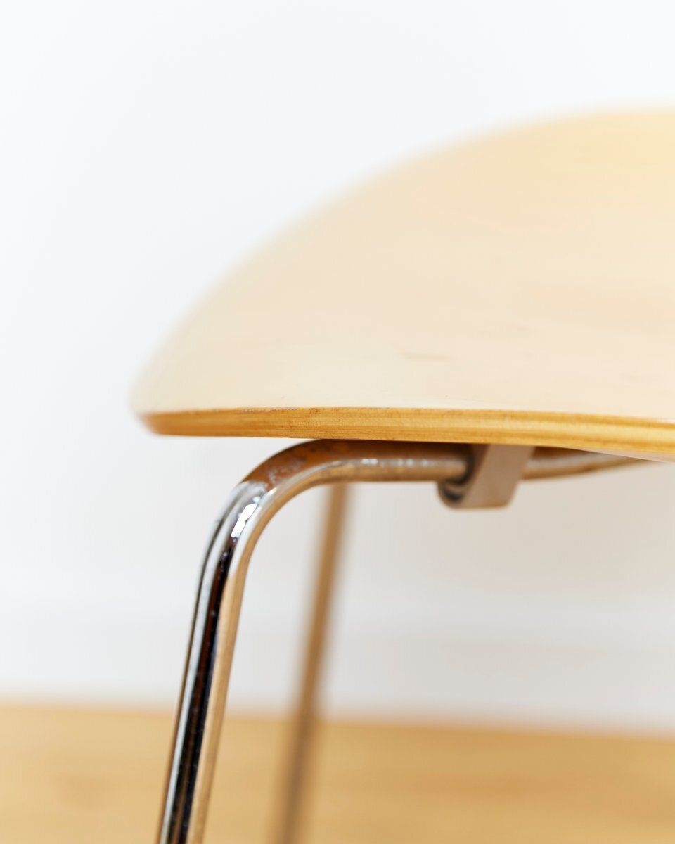 3107 Series 7 Chairs By Arne Jacobsen For Fritz Hansen, 2002 photo vinterior