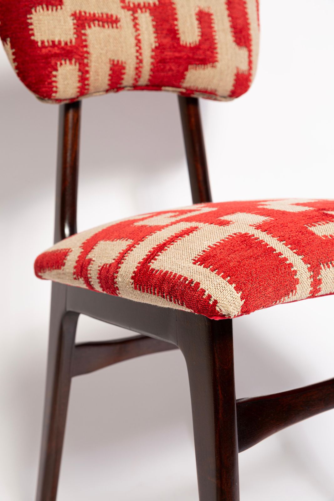 Mid Century Butterfly Chair, Delfi Carmine By C&C, Walnut Wood, 1960s photo vinterior
