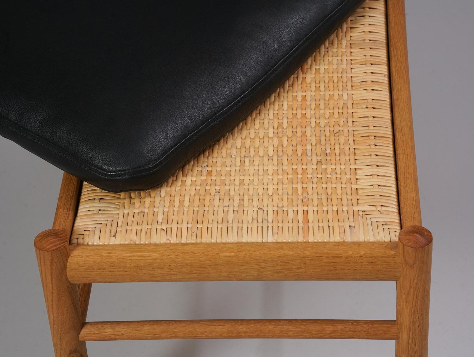 Set Of Model "Colonial" Armchair And Footstool, Ole Wanscher, Carl Hansen & Son photo 4772.0