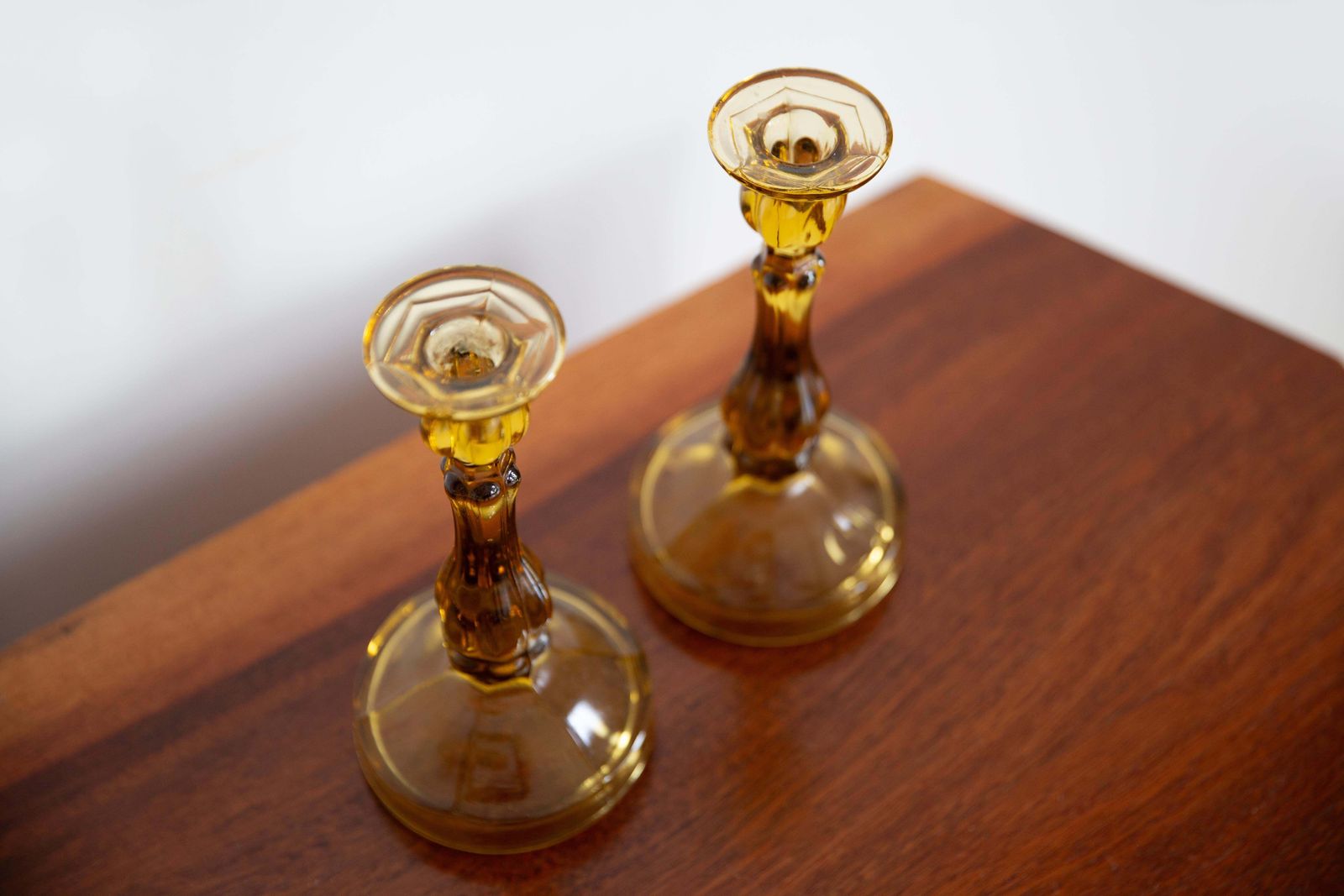 Set Van Twee Mid Century Gele Glazen Kandelaars, Europa, Jaren 1960 photo 160.0