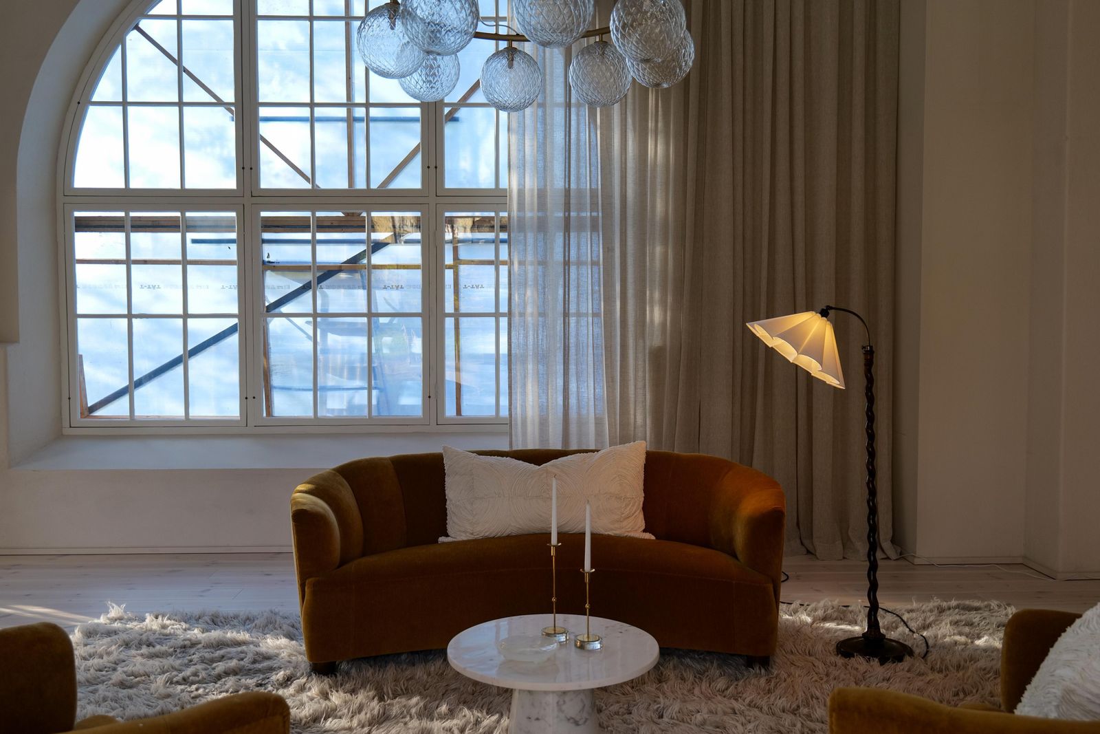 Art Deco Organic Swirl Floor Lamp In Stained Birch Sweden, 1940s photo vinterior