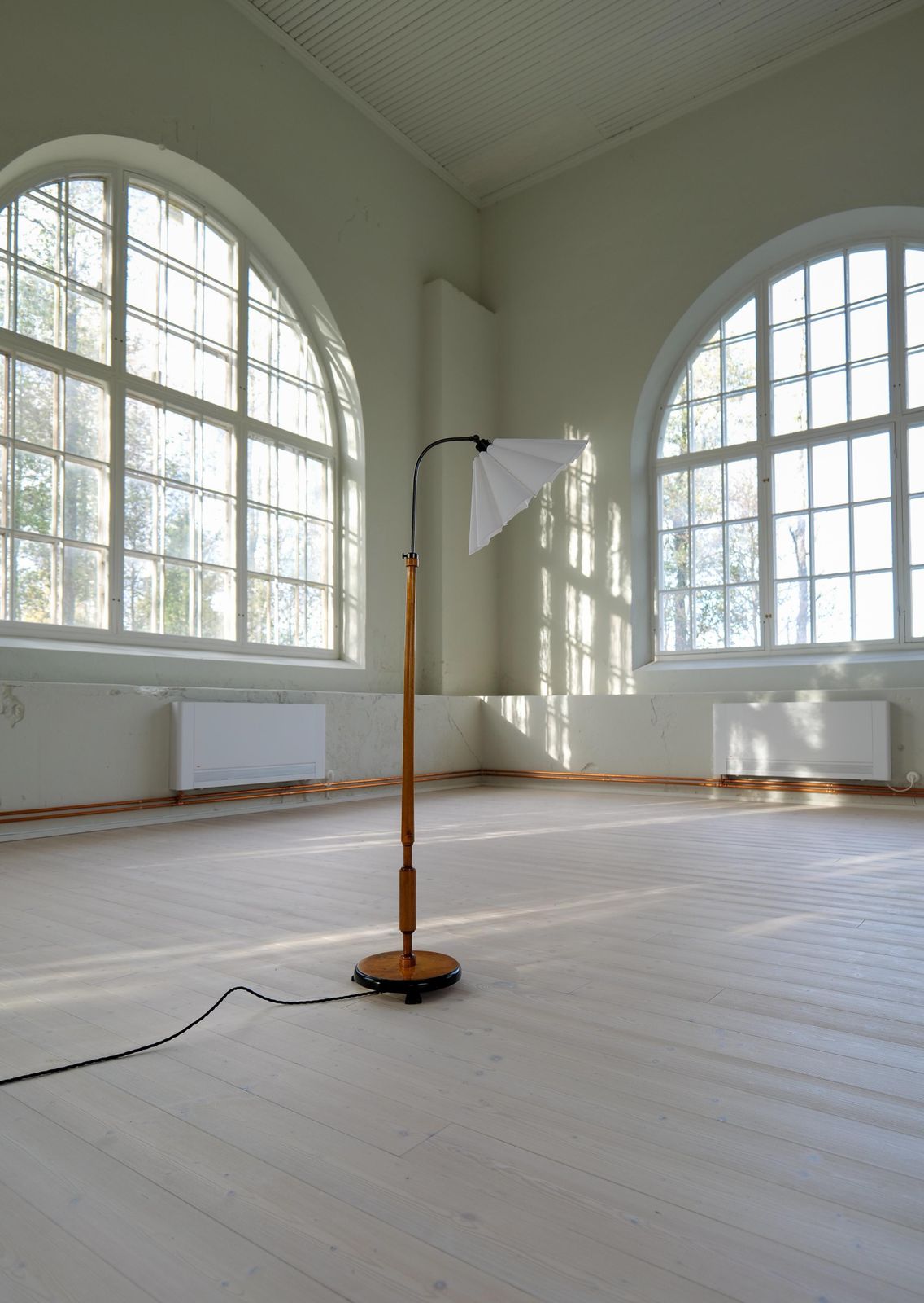 Art Deco Organic Floor Lamp In Stained Birch Sweden, 1930s photo vinterior