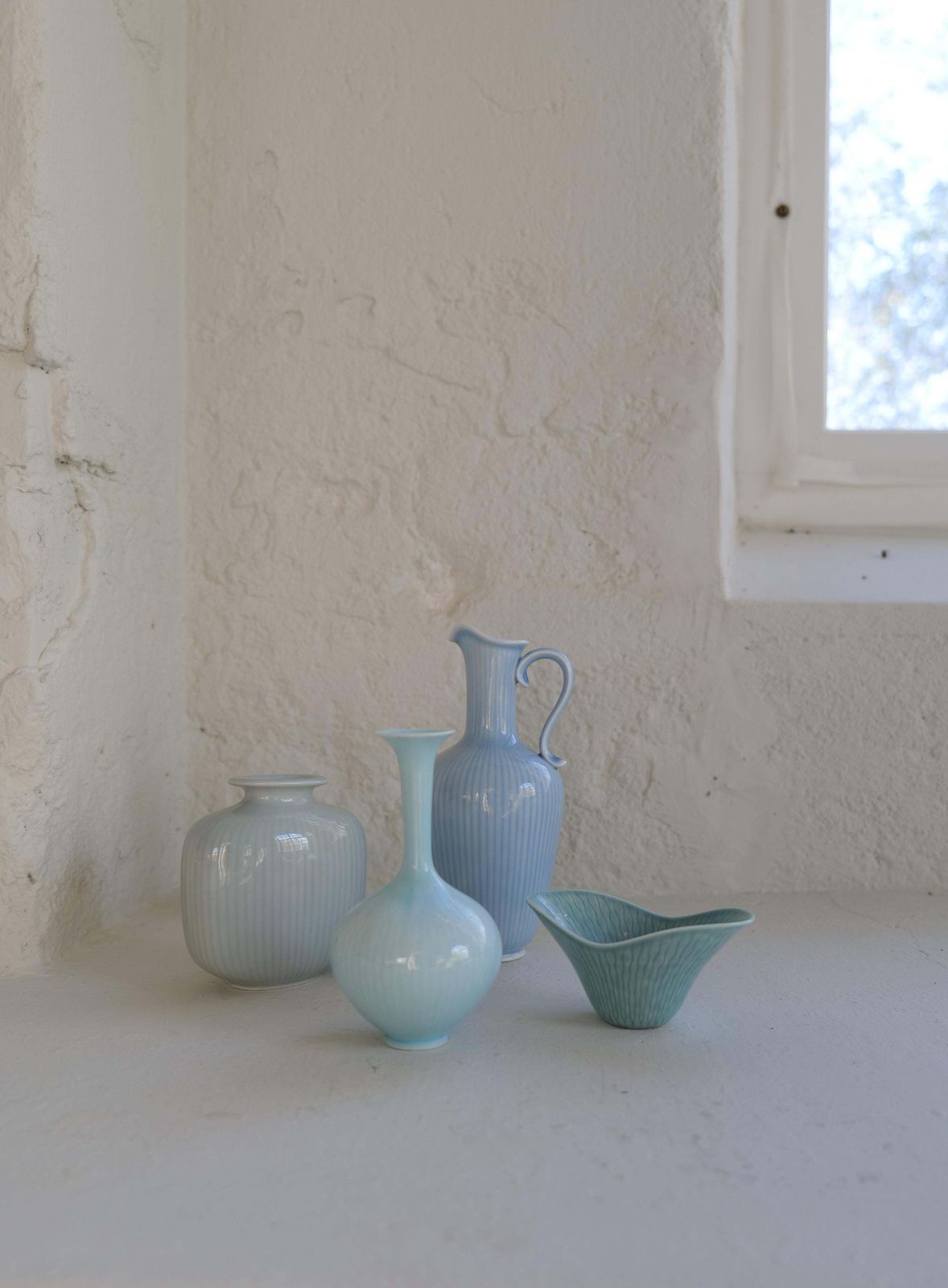 Midcentury Modern Set Of 4 Ceramic Vases Rörstrand Gunnar Nylund, Sweden, 1950s photo vinterior
