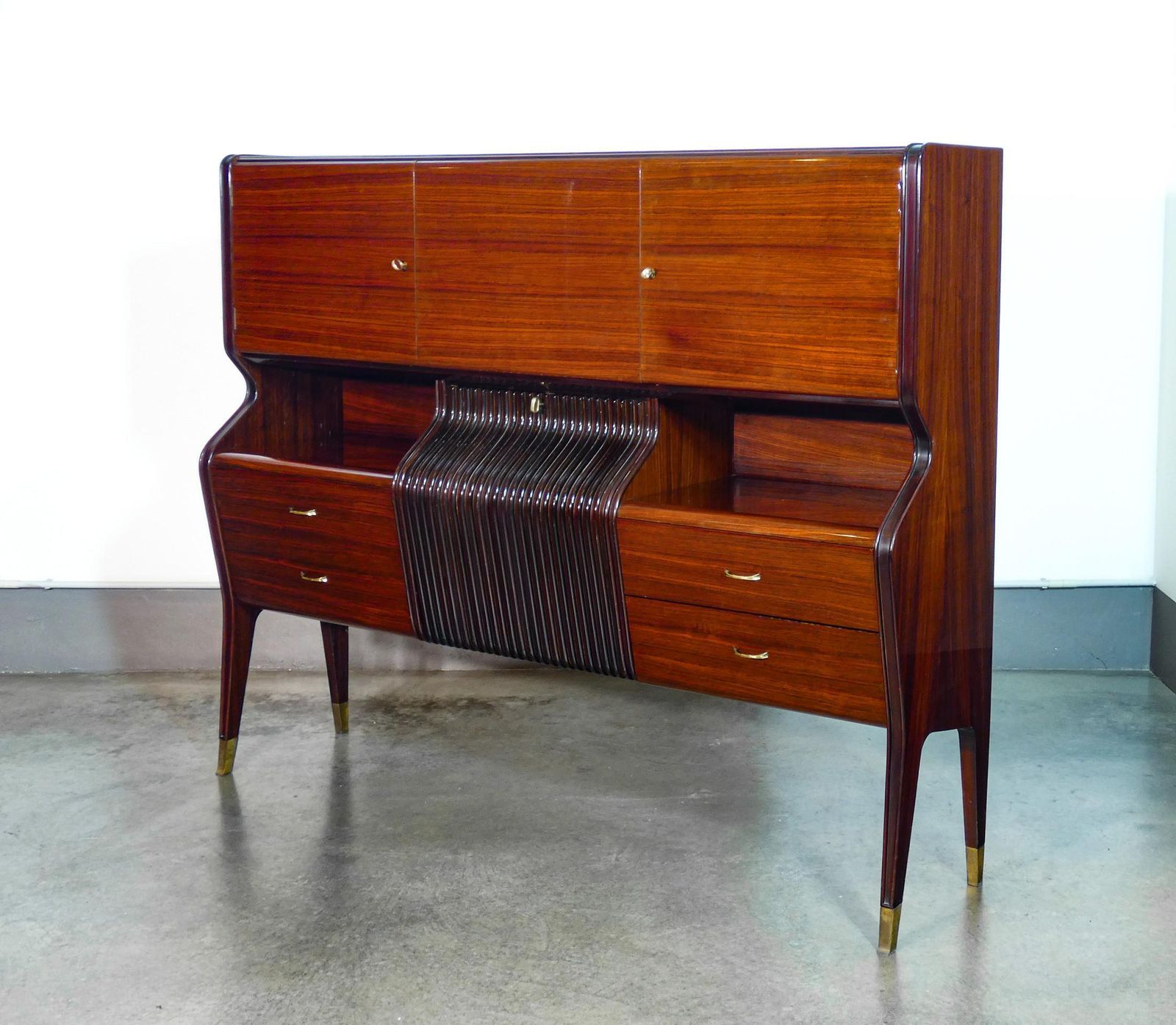 Credenza, Mobile Bar Sideboard, Design Osvaldo Borsani. Italia, Anni 50 photo Furniture