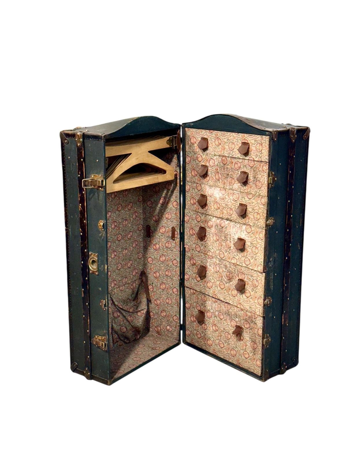 19th Century French Travelling Trunk With Drawers And Hangers photo 2210.0