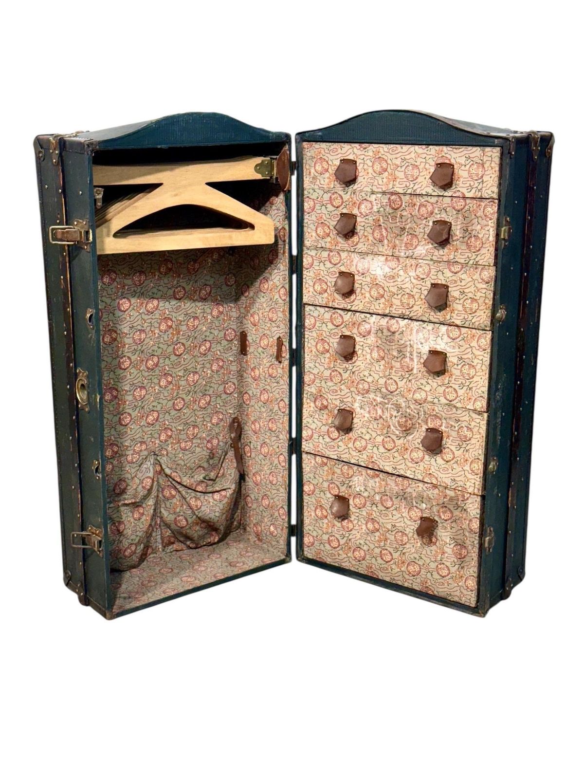 19th Century French Travelling Trunk With Drawers And Hangers photo buy