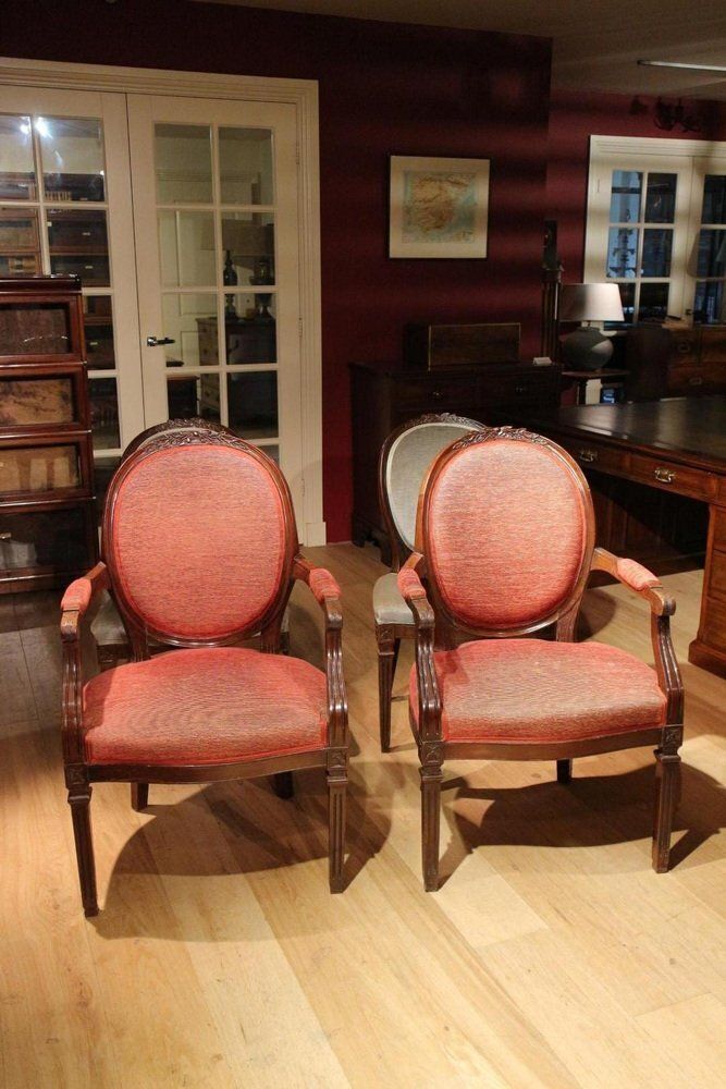 photo furniture Antique Dining Room Chairs In Mahogany, Set Of 4