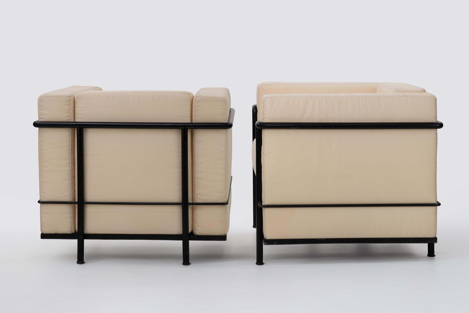Pair Of Lc2 Armchairs By Le Corbusier For Cassina, Italy 1970s photo for sale
