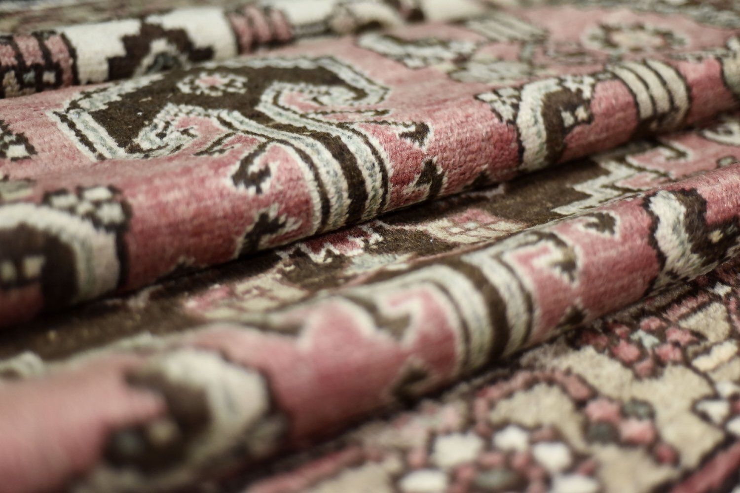 photo furniture Vintage Middle Eastern Hand Woven Hamadan Rug, 1960s
