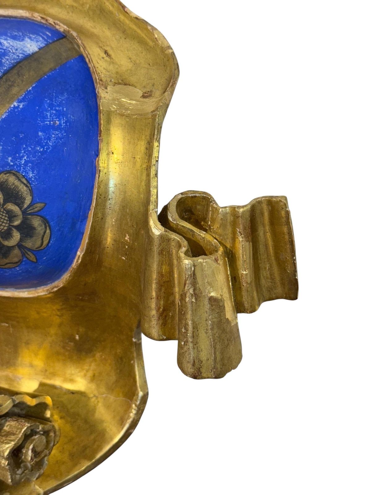 19th Century Giltwood Armorial Escutcheon With Painted Chevron And Roses photo 1820.0
