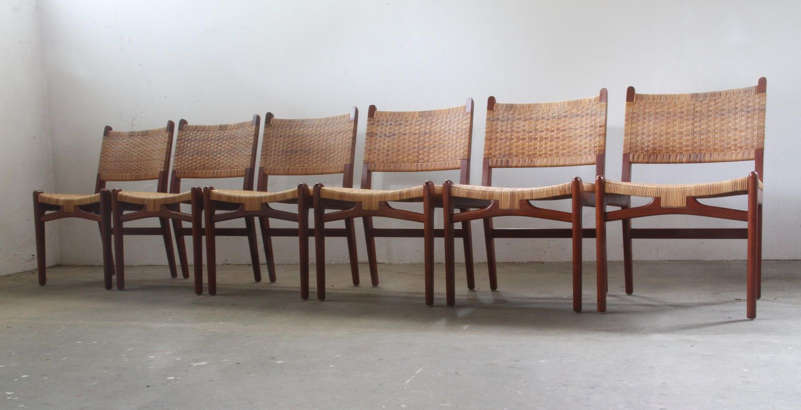 Hans J. Wegner Dining Chairs In Teak Model Ch 31 By Carl Hansen & Søn photo buy