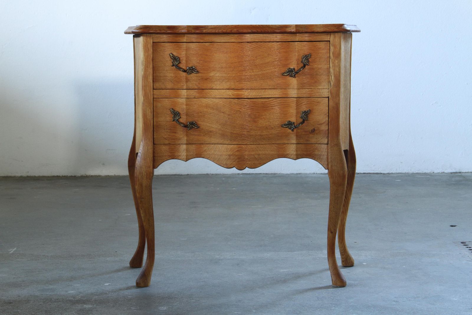 photo vinterior Vintage 1960s Danish Modern Oak Nightstands   Henning Kjærnulf Baroque Style