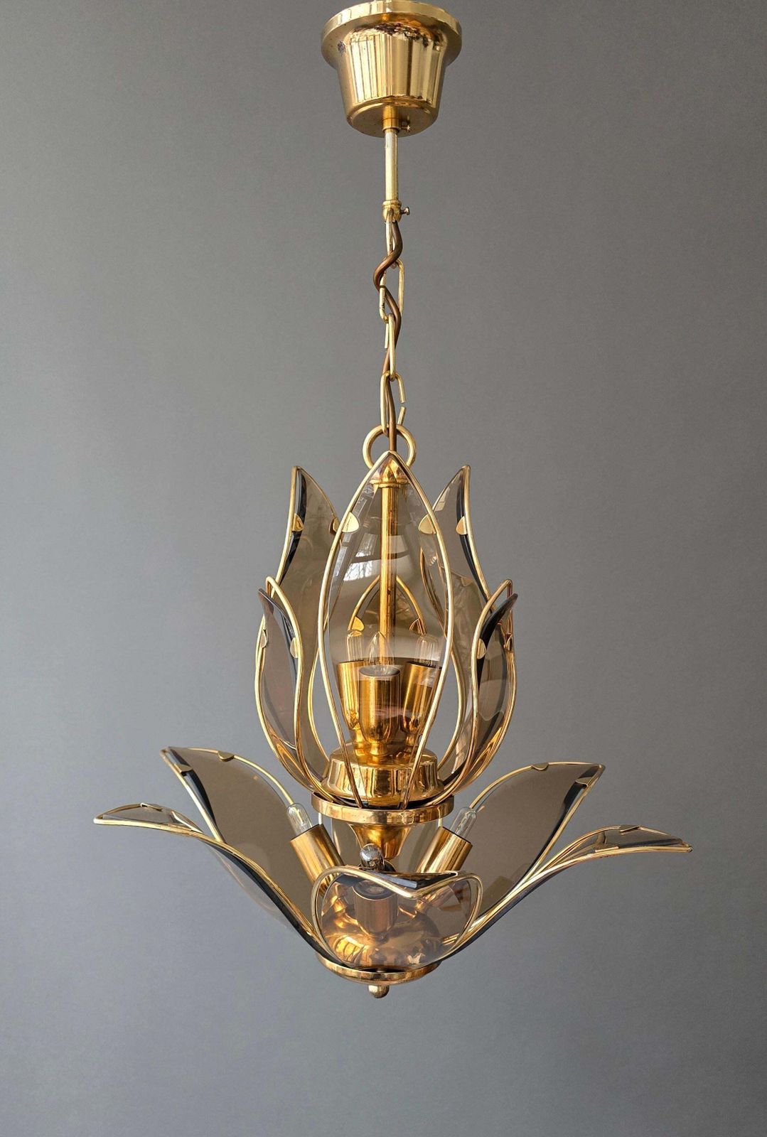 Italian Lotus Chandelier In Brass And Amber Murano Glass, Mid 20th Century photo 2156.0