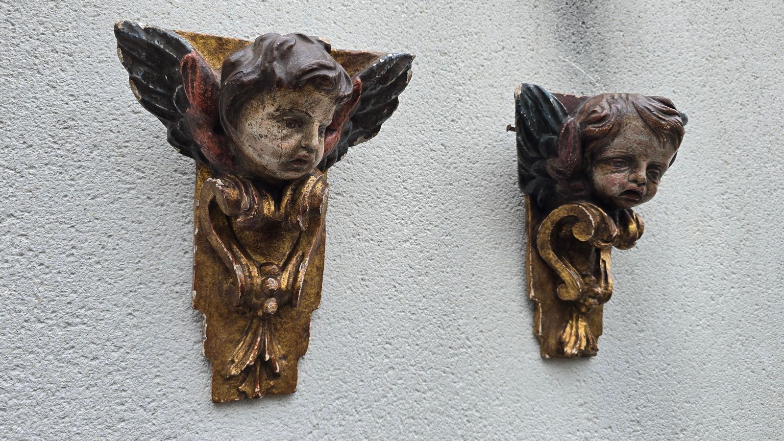 photo vintage Pair Of 18th Century Italian Baroque Cherub Corner Carvings, C. 1750–1780