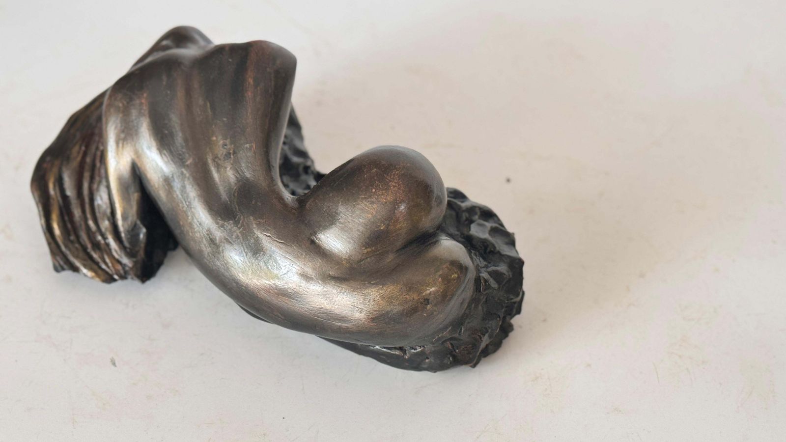 photo buy Reclining Female Sculpture – Black Patina – Raw Clay – 1970s