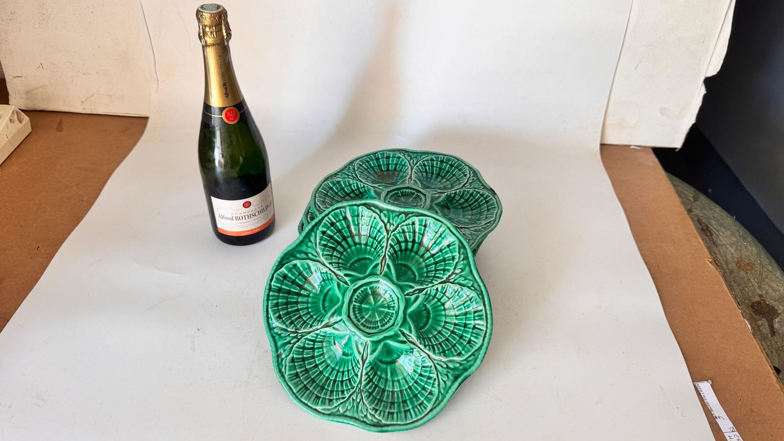 photo for sale Set Of 4 French Green Majolica Plates – Sarreguemines Manufacture – 20th Century