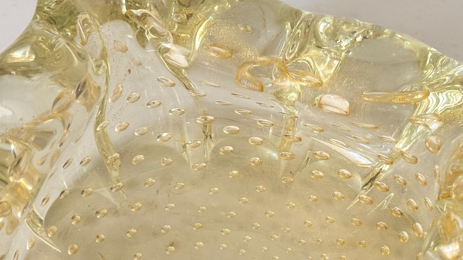 Italian Murano Glass Ashtray – 1960s – Anise Yellow, Hand Blown With Air Bubbles photo vinterior