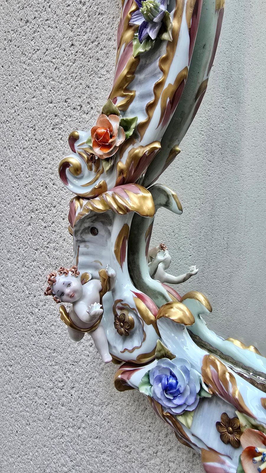 photo vinterior Large Italian Capodimonte Porcelain Hollywood Regency Mirror With Cherubs