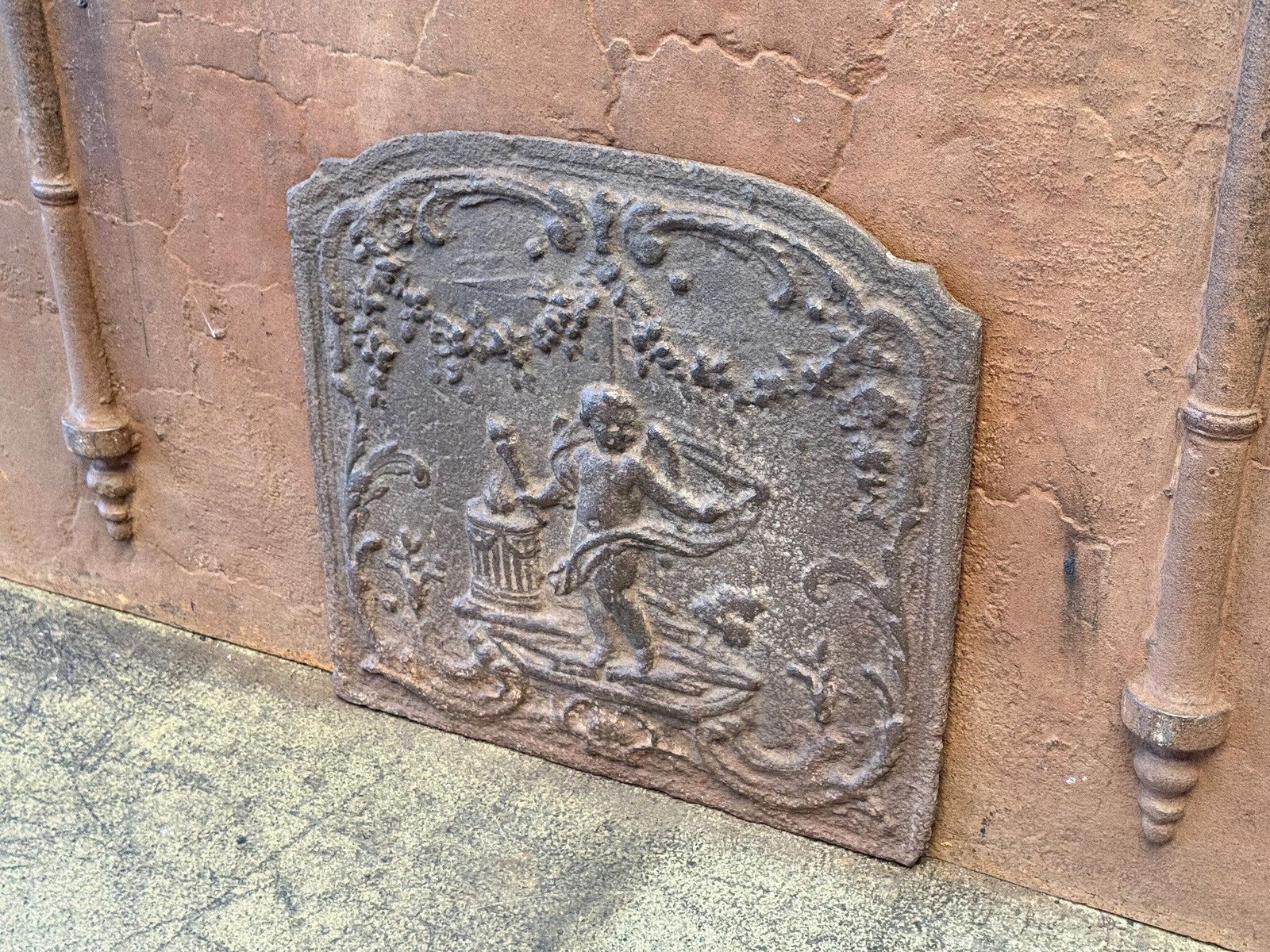 French 'Cupid' Fireback / Backsplash, 18th   19th C., Neoclassical Period photo vinterior