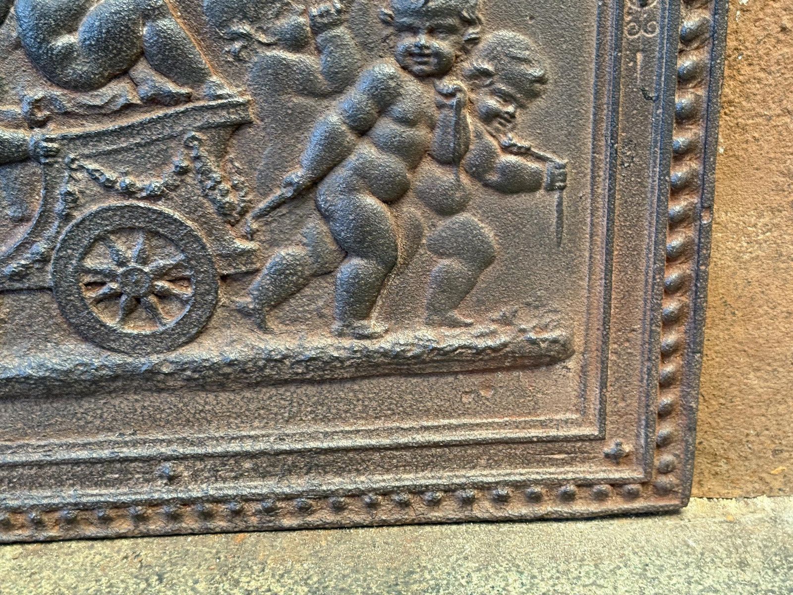 20th Century French Napoleon III Style 'Cupids' Fireback. photo vinterior