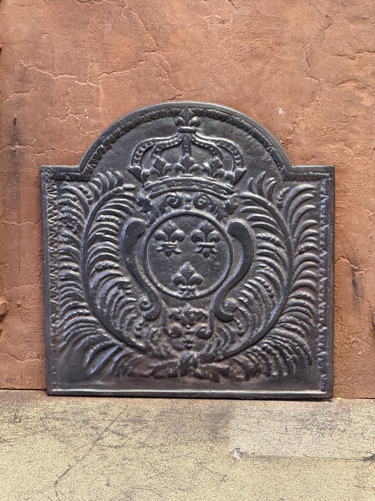 393.0 French Louis XV Style Arms Of France Fireback / Backsplash, 20th Century photo