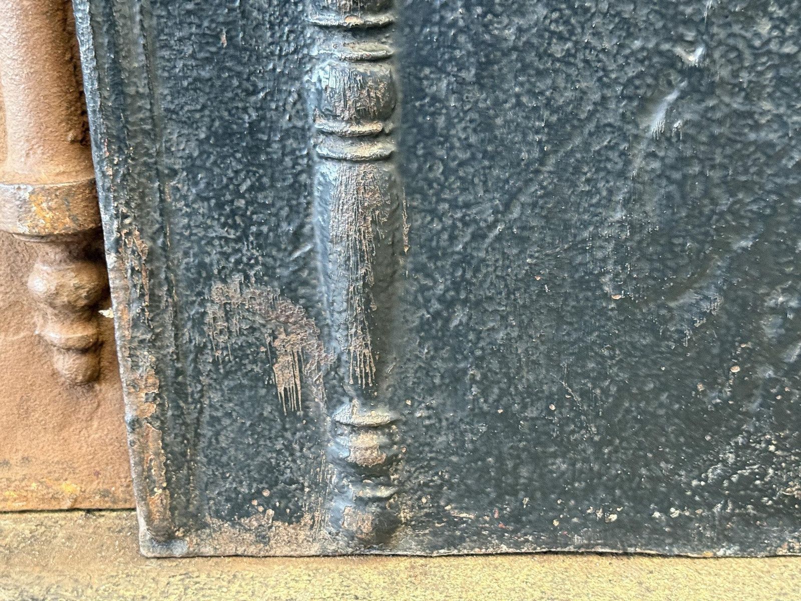 photo furniture 18th Century French 'Pillars With Decoration' Fireback / Backsplash